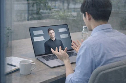 オンラインミーティングで対話する様子