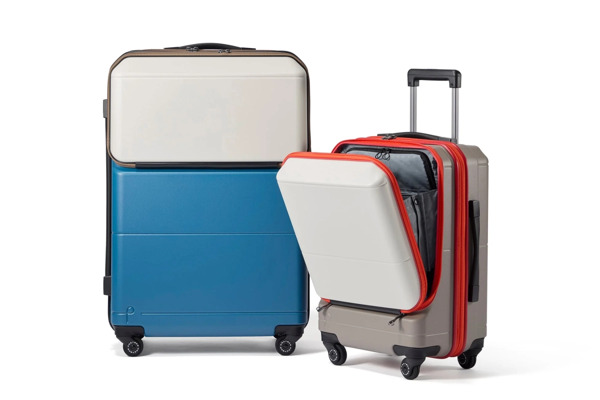 スーツケース2個、青と白、グレーとオレンジ