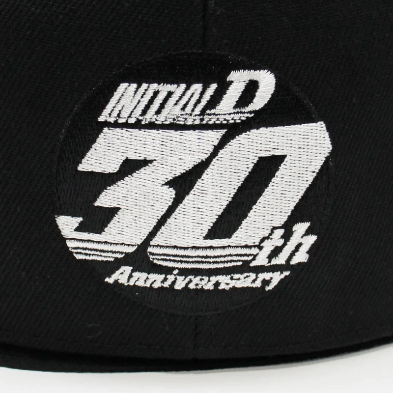 キャップ背面の30周年ロゴ