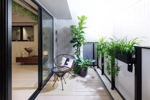 シーズナルリビングバルコニー