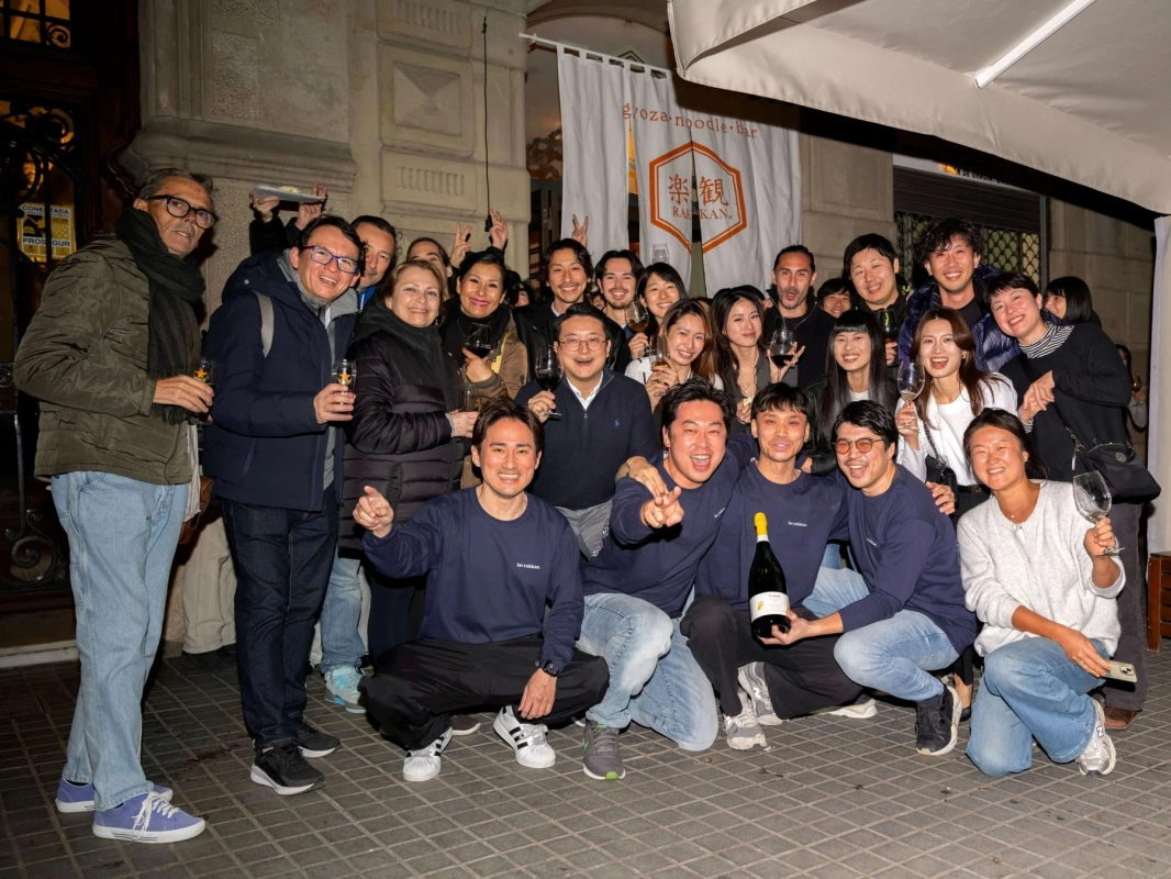 関係者の集合写真