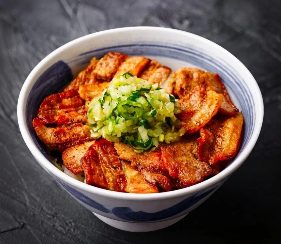 厚切りねぎ塩デジカルビ丼