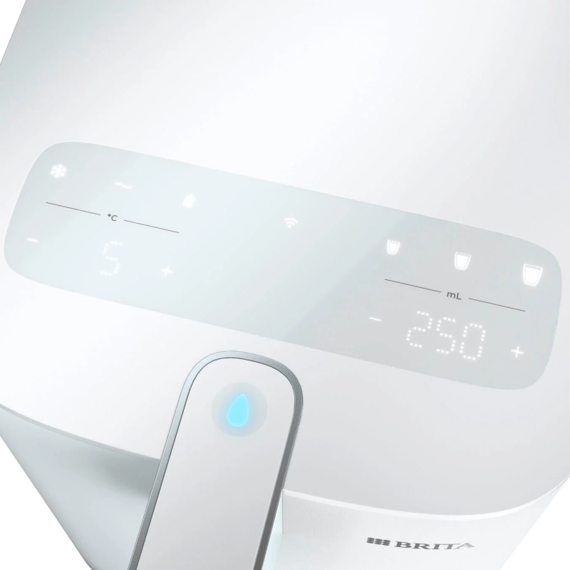 デジタルディスプレイに5℃と表示された『ブリタ キューブ クール』